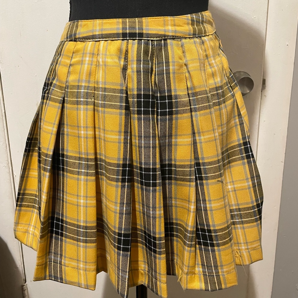 Forever 21 Pleated Skirt! Never Worn!